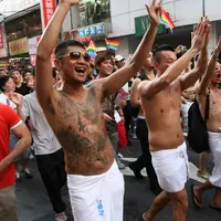 Detik-detik terbakarnya 500 orang kaum Gay saat merayakan pesta “Color Play” di Taiwan.
