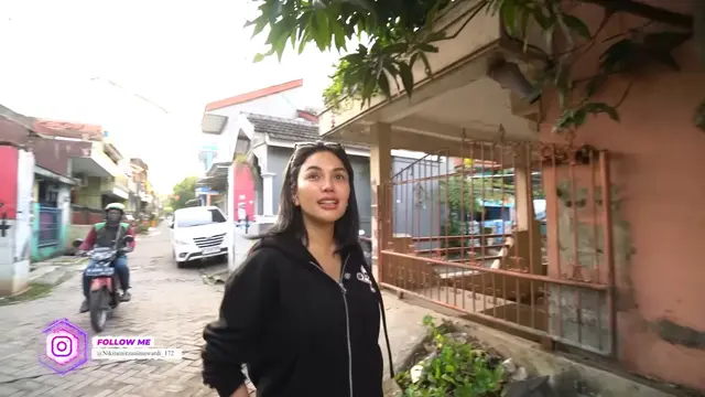 Nikita Mirzani di Rumah Masa Kecil