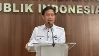 Menteri Kesehatan RI Budi Gunadi Sadikin memberikan keterangan pers terkait "Kesiapsiagaan Sektor Kesehatan Menghadapi Masa Libur Natal 2023 dan Tahun Baru 2024" di Gedung Kementerian Kesehatan (Kemenkes) RI Jakarta pada Jumat, 22 Desember 2023. (Dok Liputan6.com/Fitri Haryanti Harsono)