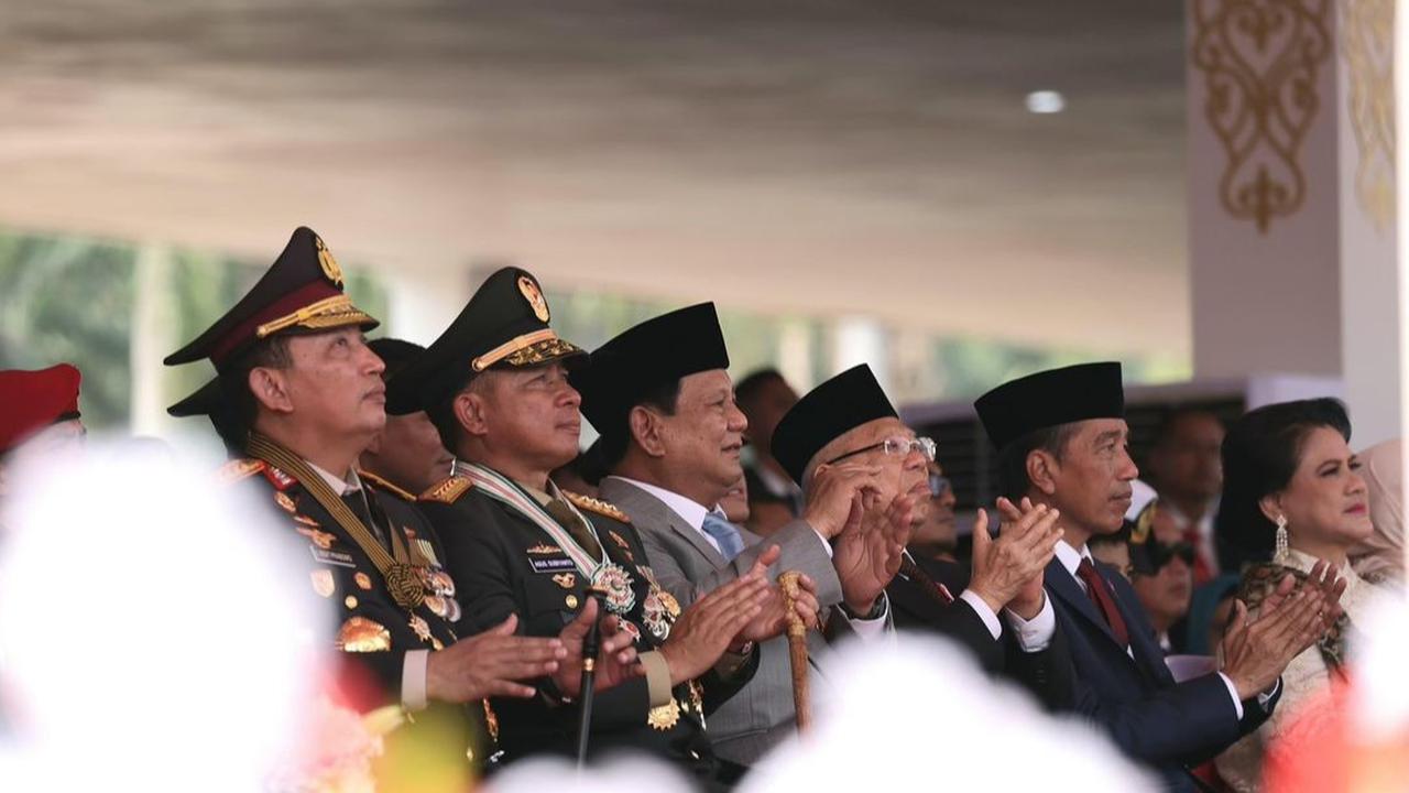 Presiden Jokowi dan Prabowo di HUT TNI