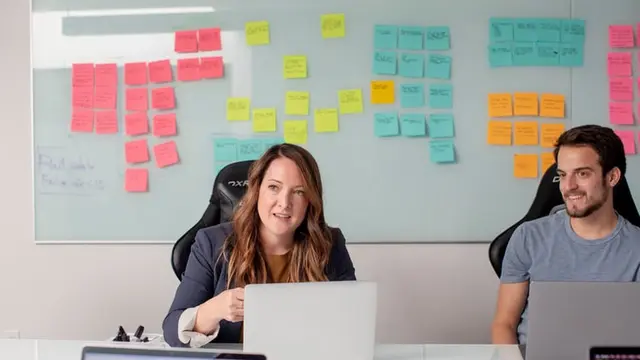 Berusaha Bersikap Netral