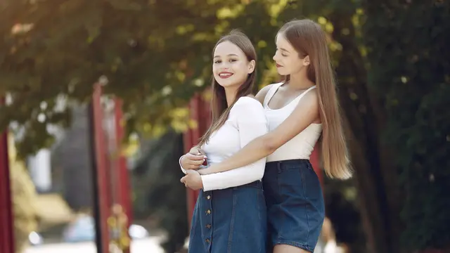 15 Tips Kegiatan Keluarga untuk Memperkuat Bonding Adik Kakak, Meski Berbeda Karakter