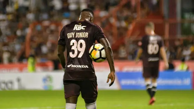 Guy Junior
