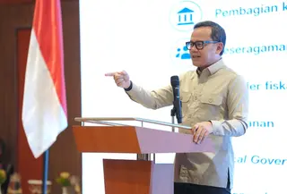 Wamendagri Bima Arya Sugiarto saat menghadiri Seminar dan Rapat Kerja Nasional (Rakernas) Asosiasi Dewan Perwakilan Rakyat Daerah Kabupaten Seluruh Indonesia (ADKASI). (Puspen Kemendagri)
