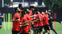 Timnas Bahrain melakukan sesi latihan perdana di Lapangan A, Senayan, Jakarta pada Sabtu (22/03/2025) WIB malam.