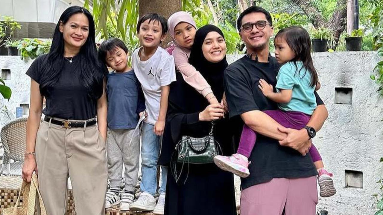 Potret Donna Harun yang Tetap Awet Muda di Usia 56 tahun, Sudah Jadi Nenek 4 Cucu yang Gayanya Seperti ABG