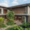 8 Model Rumah dengan Taman Kecil di Tengah Bangunan, Inspirasi Unik untuk Sejukkan Hunian