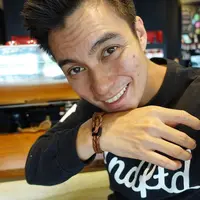 Beberapa waktu lalu saat Raditya Dika menikah, Presiden Jomblo akan diserahkan pada Baim Wong atau Indra Herlambang. Seperti diketahui, Baim Wong selama ini tak pernah menunjukkan siapa yang menjadi pendampingnya. (Instagram/baimwong)