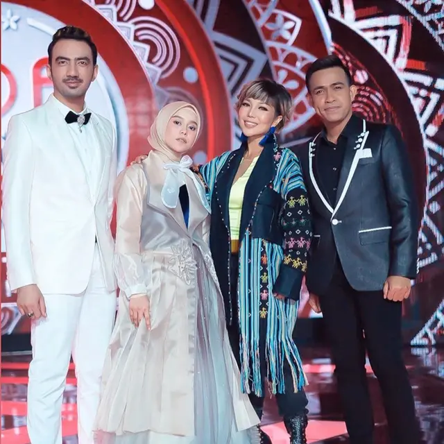 Sebut Teman Duet Terbaik, Ini 6 Potret Persahabatan Lesty Kejora dan Fildan D’Academy