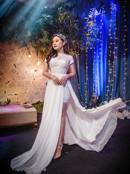 Barmoqlarim bilan ozimni sikdim