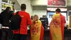 FIFA mewacanakan ganti rugi untuk penonton yang urung menyaksikan laga Jerman kontra Spanyol di Durban, Afsel. Panitia lokal FIFA akan mengkaji masalah ini. 