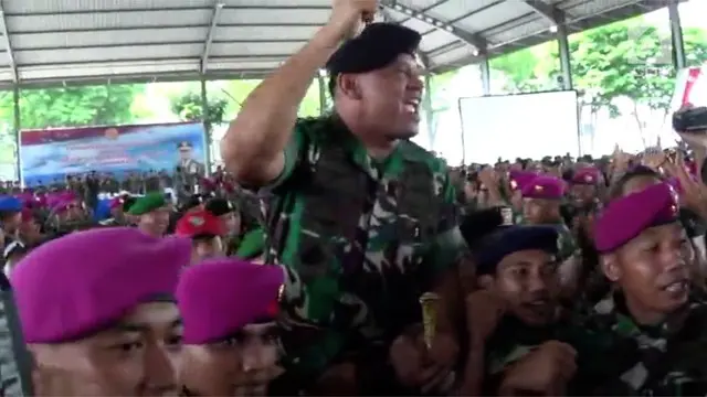 Jenderal TNI Gatot Nurmantyo tidak lagi menjabat Panglima TNI. Ia sempat berpesan kepada para prajurit TNI untuk tetap bersama rakyat.