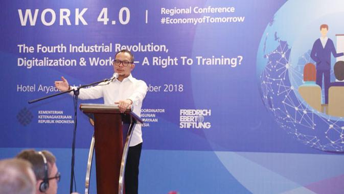 Menteri Ketenagakerjaan M Hanif Dhakiri meyakini melalui kerja sama semua pihak, Indonesia akan mampu bertahan menghadapi era Revolusi Industri (RI) 4.0, dengan segala peluang dan tantangan akibat RI 4.0 yang masif.