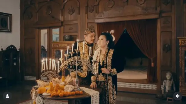 6 Potret Prewedding Boiyen Tema Adat Jawa di Jogja, Elegan Bernuansa Klasik