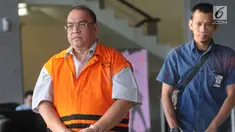 Aspidum Kejati DKI Jakarta, Agus Winoto usai menjalani pemeriksaan di Gedung KPK, Jakarta, Rabu (17/7/2019). Agus diperiksa sebagai tersangka terkait dugaan suap pengurusan untuk mempengaruhi putusan dalam sidang penipuan investasi yang disidangkan Kejati DKI Jakarta. (merdeka.com/Dwi Narwoko)