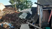 Rumah rusak akibat gempa di Jember, Jawa Timur, Kamis (16/12/2021). (Dokumentasi BNPB)