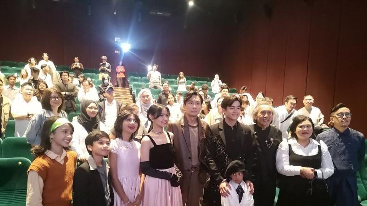 Ulasan Film Surat untuk Masa Mudaku: Membasuh Luka di Ruang Ambang Kehidupan
