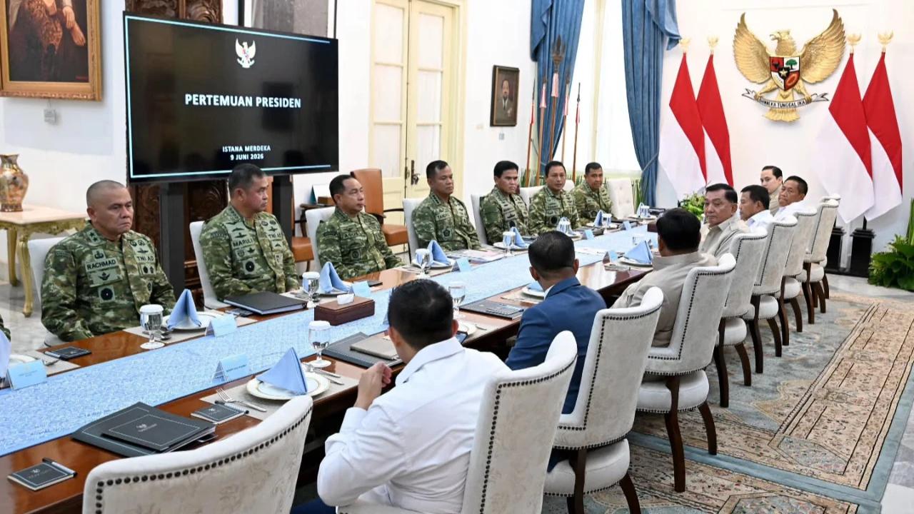 Panglima TNI-Kepala Staf Temui Presiden Prabowo, Lapor soal Program Listrik Masuk Papua Hingga Pipanisasi