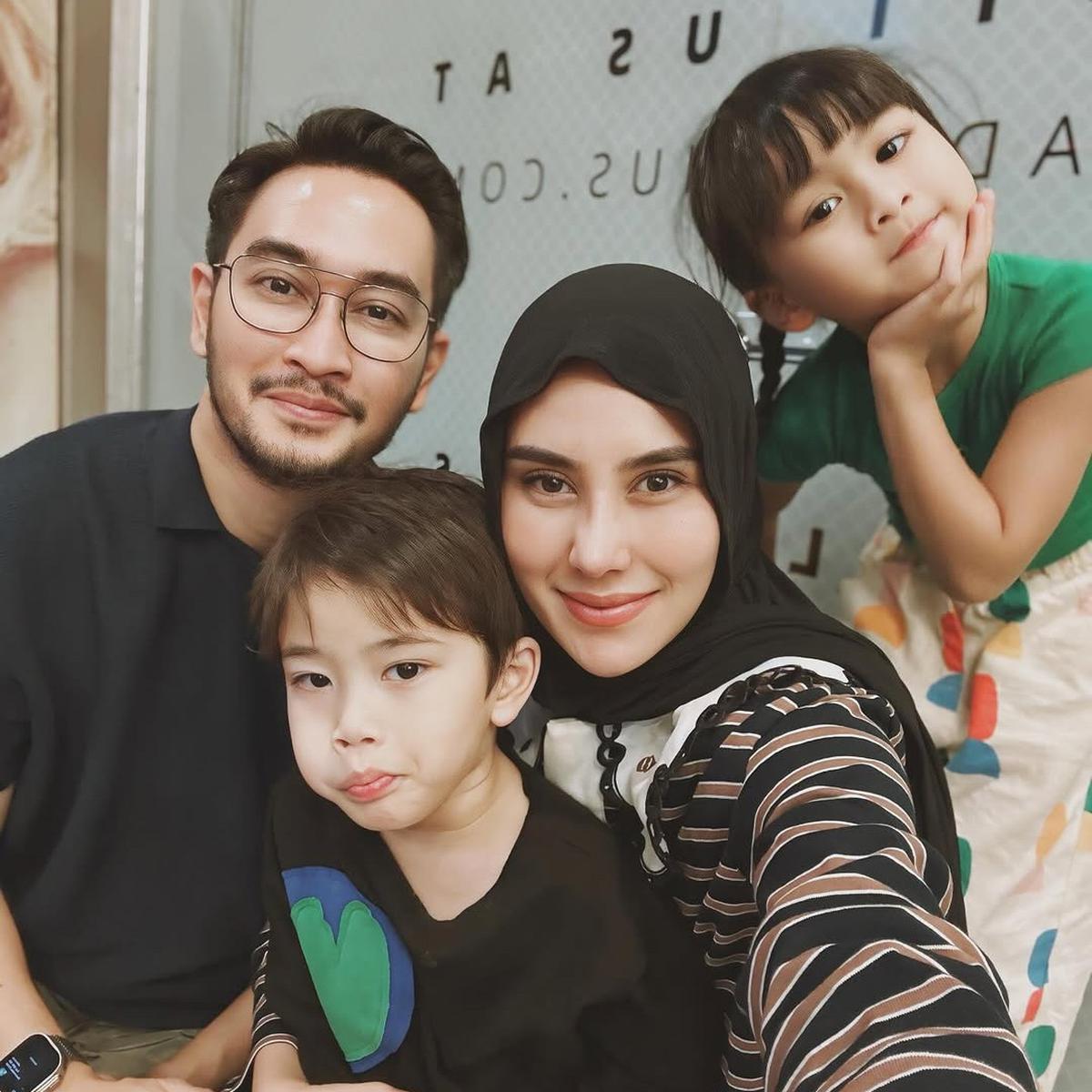Potret Harmonis Keluarga Syahnaz Sadiqah dan Jeje Govinda