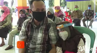 Tes cepat secara keseluruhan akan diikuti 1047 orang dari 11 kecamatan di Kabupaten Nganjuk. Tes dilakukan selama 3 hari di Kantor Kecamatan Pace, Nganjuk, Jawa Timur. Sebagian besar adalah pasien dokter umum di sebuah klinik yang dinyatakan terkonfi...