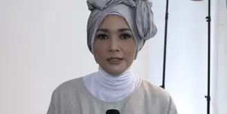 Saat Umrah, tak hanya pahala ibadah yang diterima Maia Estianty, ia juga mendapat inspirasi dari padang gurun yang mendominasi jazirah Arab,