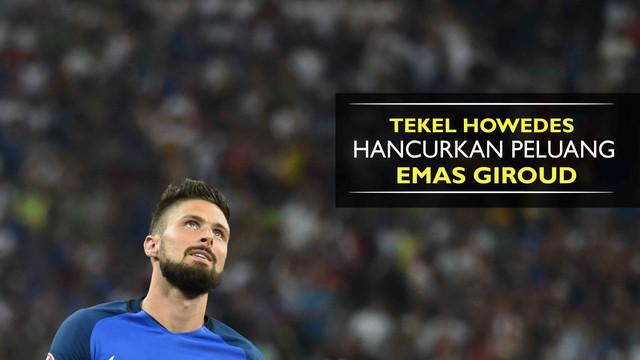 Tekel yang dilakukan bek Jerman, Benedikt Howedes berhasil menghentikan serangan dari Prancis.