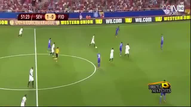 Sevilla sukses meraih modal berharga usai menggasak Fiorentina dengan skor telak 3-0 pada pertandingan leg pertama Liga Europa yang belangsung di Estadio Ramon Sanchez Pizjuan, Jumat (8/5/2015)