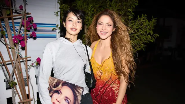 10 Adu Gaya Memukau Artis di Coachella 2024, dari Olivia Rodrigo, Paris Hilton, hingga Megan Fox