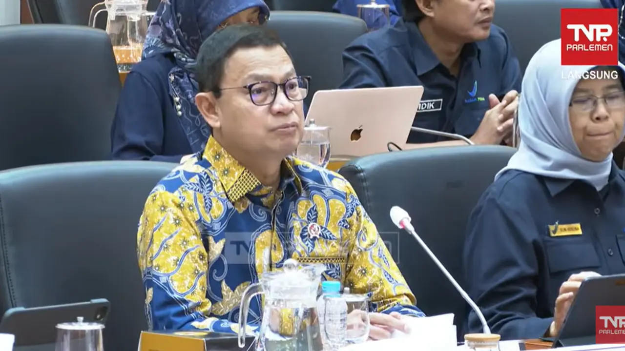 Kepala BPOM Taruna Ikrar dalam rapat dengar pendapat (RDP) bersama Komisi IX DPR RI di Jakarta, Senin, (20/4/2026).
