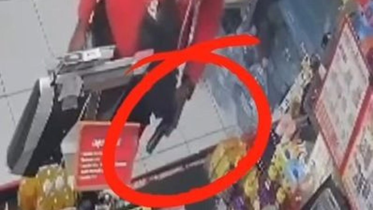 Ancam Kasir Pakai Senpi