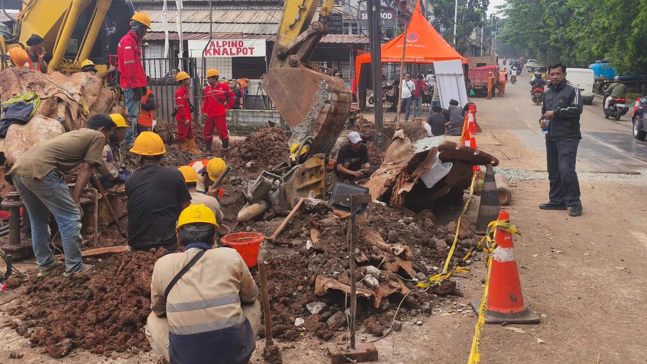 Lurah Srengseng Sawah Target Rampungkan Jalan Lenteng Agung Amblas 3 Hari Lagi