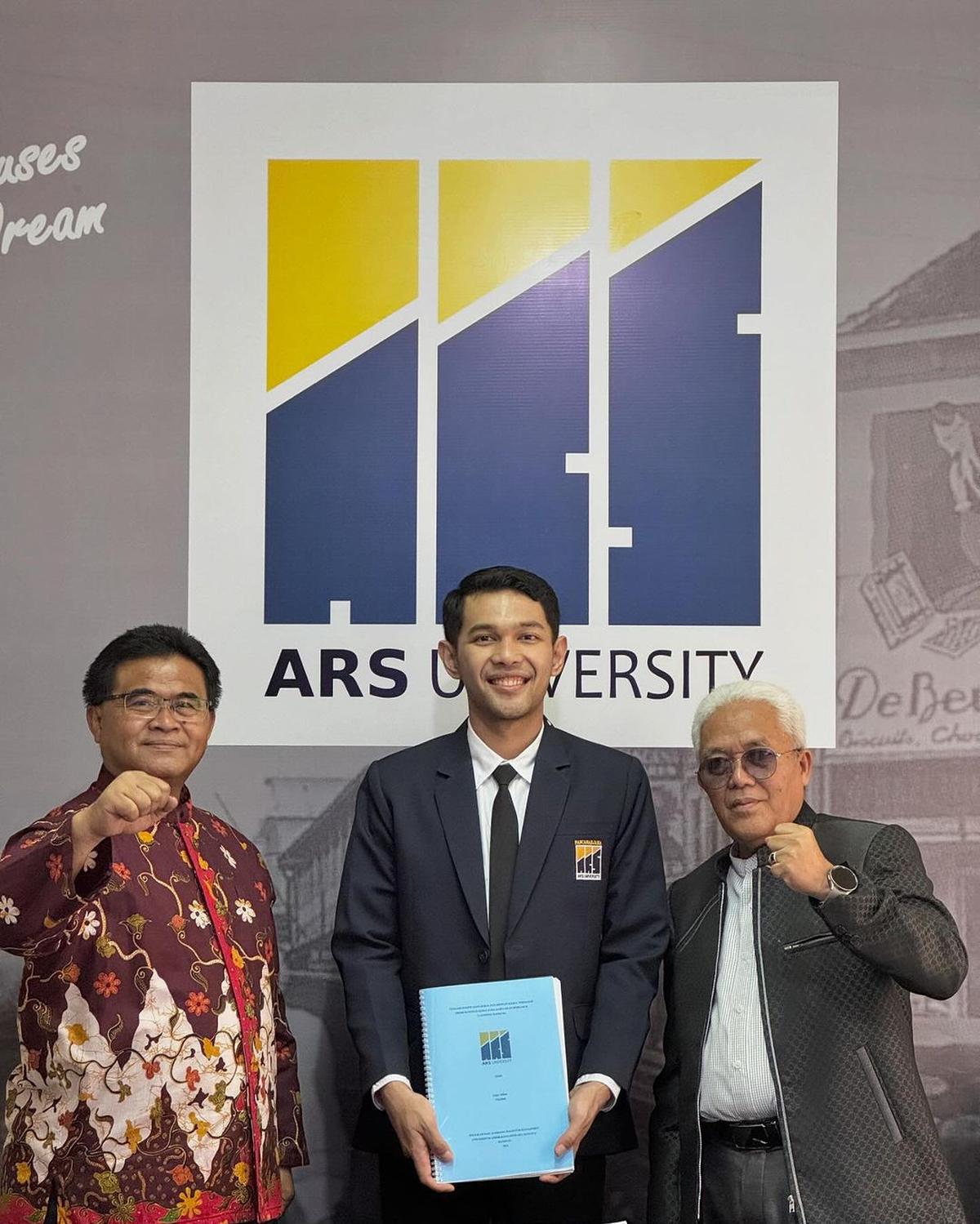 Pebulutangkis Fajar Alfian Resmi Sandang Gelar Master