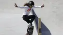 Skater Brasil, Rayssa Leal, saat beraksi pada Kejuaraan dunia skateboard jalanan di Roma, Jumat (4/6/2021). Ajang tersebut merupakan kualifikasi untuk Olimpiade Tokyo 2020. (AP/Alessandra Tarantino)