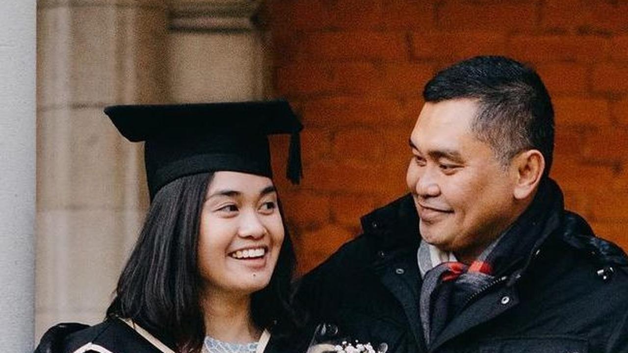 Potret Terbaru Farah Puteri Nahlia Anak Komjen Fadil Imran, Blusukan ke Kampung Ketemu Abah Lemon Sang 'Legend