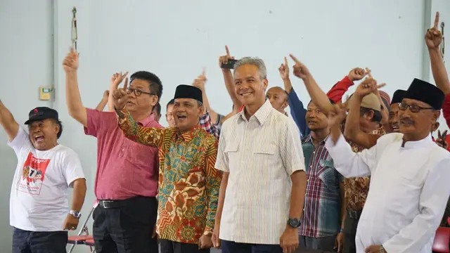Calon Gubernur Jawa Tengah, Ganjar Pranowo di Temu Kangen Pecinta Unggas di Kaliwungu, Kendal. (Dok. Tim Media Ganjar - Taj Yasin)