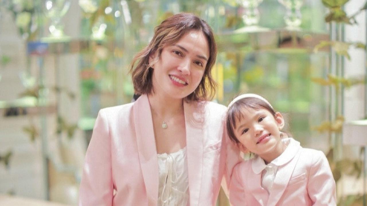 7 Potret Shandy Aulia Tampil Menawan dan Stylish, Definisi Single Mom Penuh Pesona