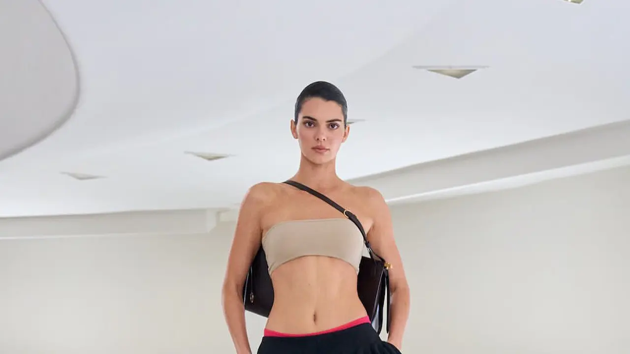 Goodbye Bubble Skirt, Hello Bubble Pants! Tren Baru Runway hingga Street Style 2025