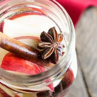 Infused water apel dan kayu manis | via: bembu.com