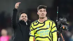 Mikel Arteta memberikan pujian kepada Kai Havertz setelah berhasil menjadi pahlawan kemenangan Arsenal pada laga pekan ke-13 Liga Inggris 2023/2024 melawan Brentford di Gtech Community Stadium, London, Inggris, Minggu (26/11/2023) dini hari WIB. Havertz yang masuk menggantikan Gabriel Martinelli pada menit ke-17 tersebut sukses mencetak gol melalui sundulan setelah menerima umpan silang dari Bukayo Saka. Dengan tambahan tiga poin, Arsenal kini berada di puncak klasemen sementara Liga Inggris 2023/2024 dengan perolehan 30 poin. Mikel Arteta pun memuji penampilannya setelah laga. Arteta mengatakan bahwa Kai Havertz merupakan pesepak bola yang luar biasa. (AP Photo/Kirsty Wigglesworth)