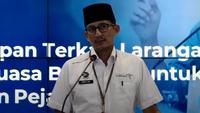 Menteri Pariwisata dan Ekonomi Kreatif atau Menparekraf Sandiaga Uno dalam "The Weekly Brief with Sandi Uno" yang digelar hybrid pada Senin (27/3/2023). (Tangkapan Layar YouTube/
Kemenparekraf)