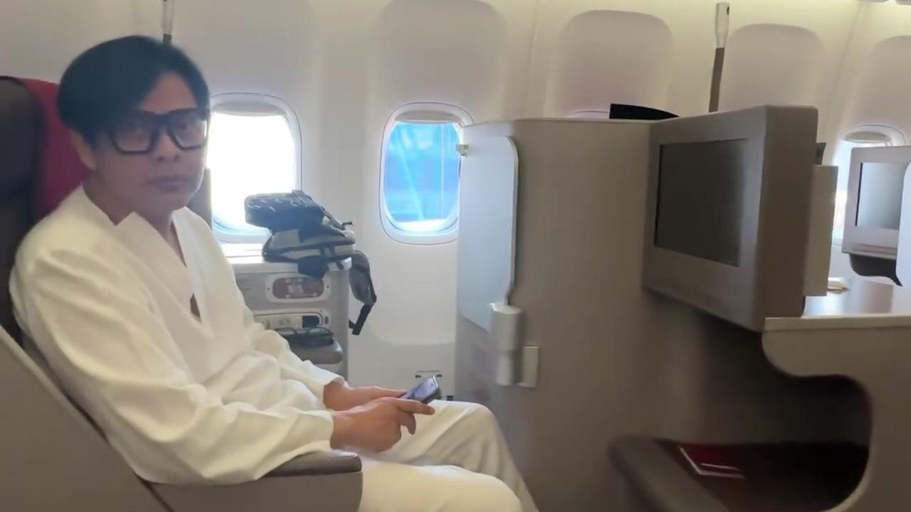 3 Potret Armand Maulana dan Dewi Gita Ajak Anak Pergi Umrah, Laksanakan Ibadah Sekeluarga