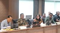 Satgas Perlindungan Tenaga Kerja DPR RI menerima langsung kedatangan Serikat Pekerja dan Pensiunan PT Pos Indonesia. (Tim News).