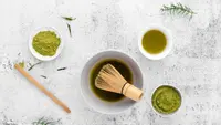 Nggak Perlu ke Kafe, Alat Pembuat Matcha Terbaik Ini Bikin Matcha Homemade Makin Creamy