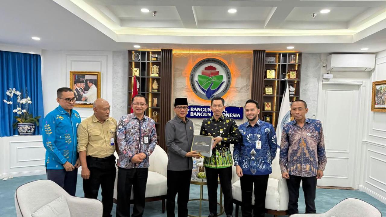 Bupati Aceh Barat Temui Mendes, Ditawari Program Ayam hingga Desa Wisata