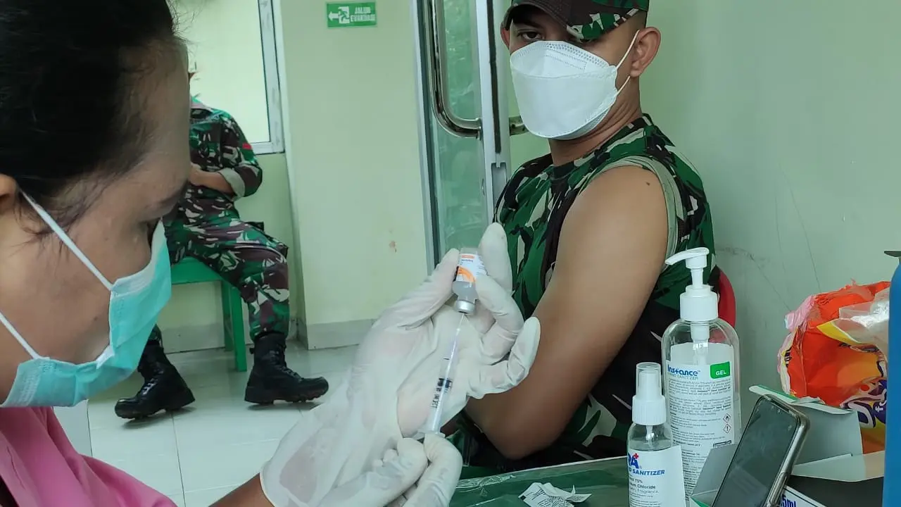Vaksin TNI AD
