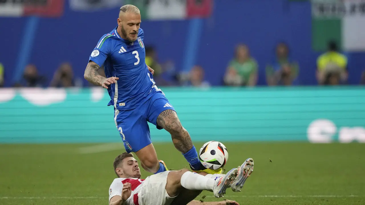 FOTO Federico Dimarco Timnas Italia