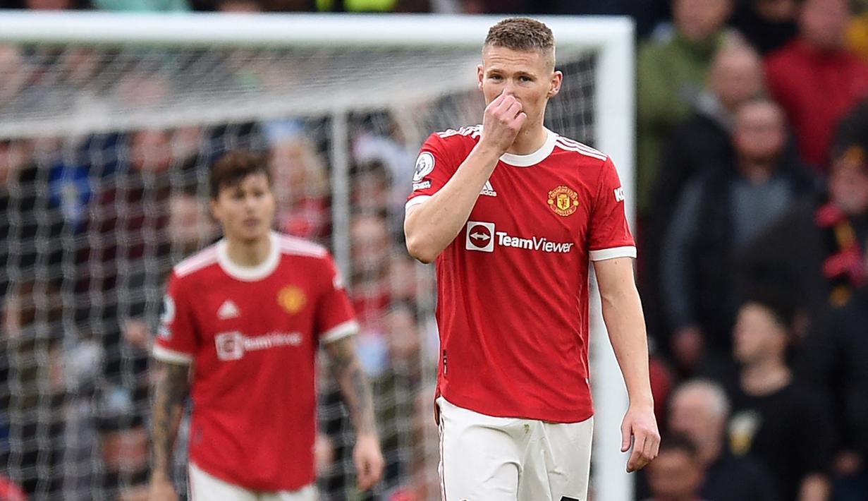 <p>Scott McTominay meruapakan salah satu pemain yang tampil reguler di skuat Manchester United dengan mencatatkan 37 penampilan dengan mencetak 2 gol dan 1 assist pada musim lalu. Meskipun begitu, ia tercatat sebagai salah satu pemain dengan gaji terendah di klub berjuluk Setan Merah tersebut. Menurut Spotrac, pemain berkebangsaan Skotlandia itu mendapatkan upah sebesar 20 ribu paun per pekan atau sekitar 360 juta rupiah per pekan. McTominay sendiri dikontrak oleh MU hingga tahun 2025. (AFP/Oli Scarff)</p>