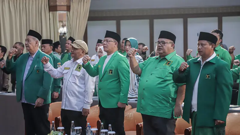 Plt Ketua Umum Partai Persatuan Pembangun (PPP) Muhamad Mardiono membuka kegiatan Rapat Pimpinan Wilayah (Rapimwil) Jawa Barat di Bandung, Rabu (1/5/2024) (Istimewa)