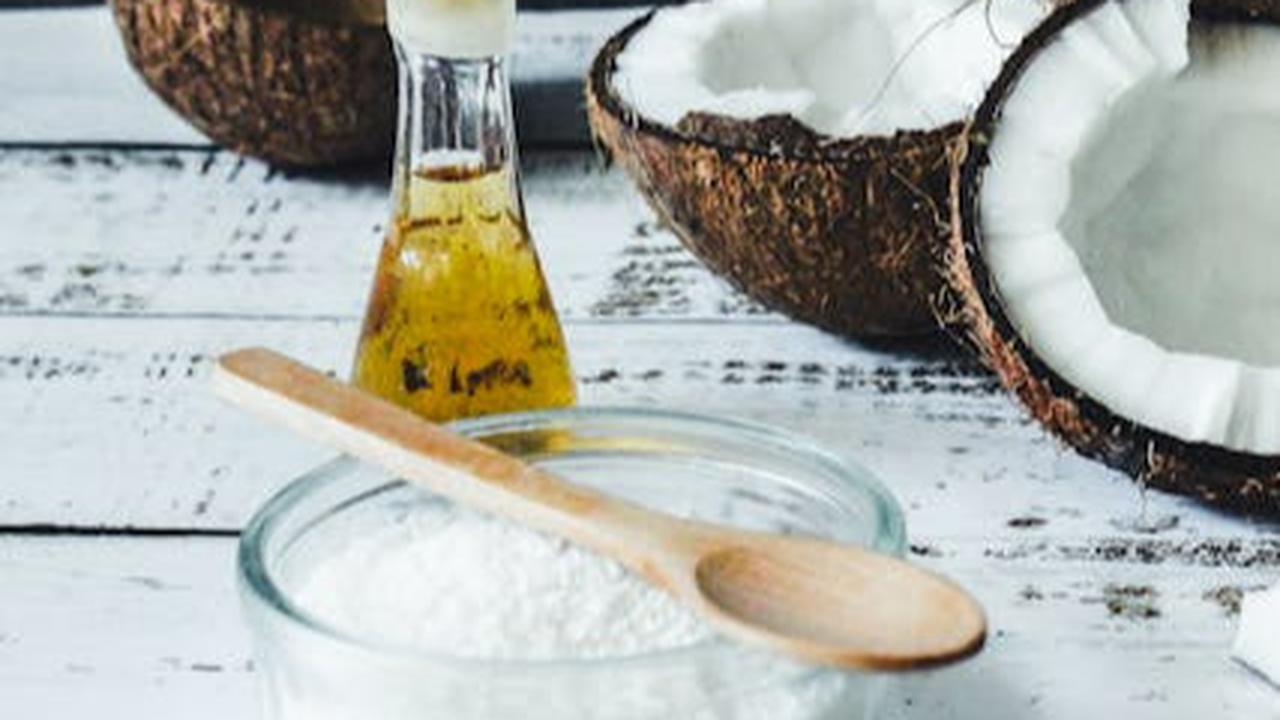 Minyak Kelapa untuk Menebalkan Alis