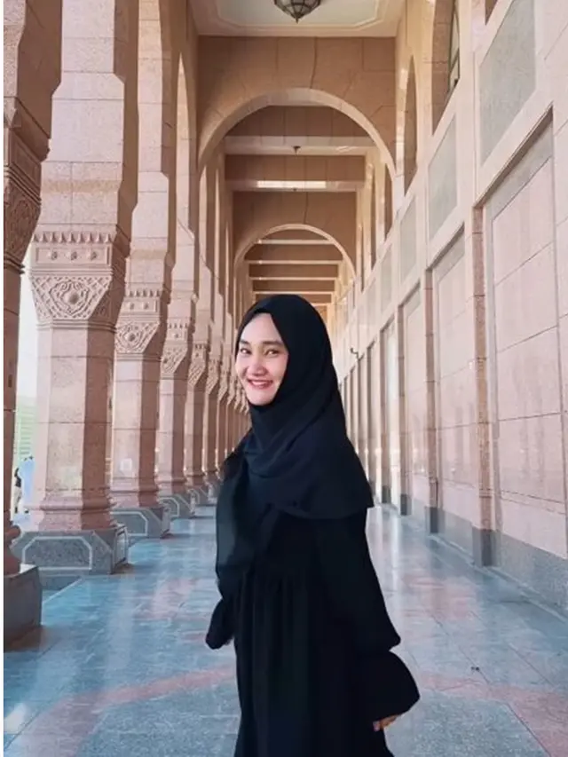 Potret 10 Artis Umrah di Awal Ramadhan 2025, Jalani Puasa Pertama di Makkah